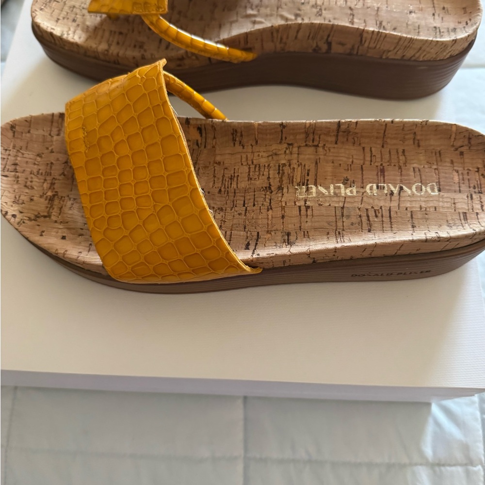Donald Pliner “Fifi” sandal - Picture 2 of 4